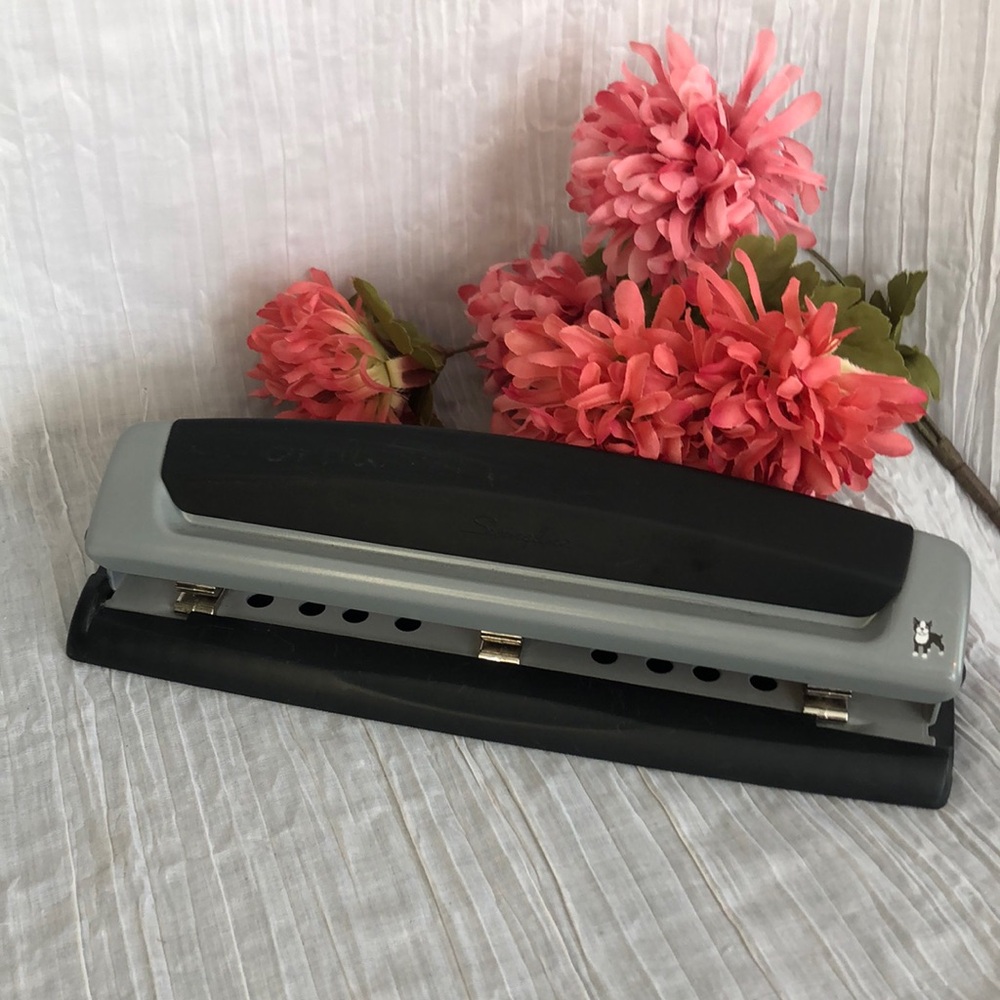 SWINGLINE office supplies home office standard size 3 hole puncher